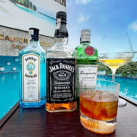 California Saigon Hotel & Rooftop Pool Хошимин Экстерьер фото