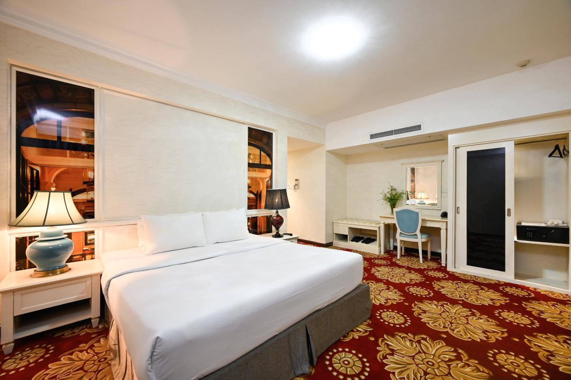 California Saigon Hotel & Rooftop Pool Хошимин Экстерьер фото