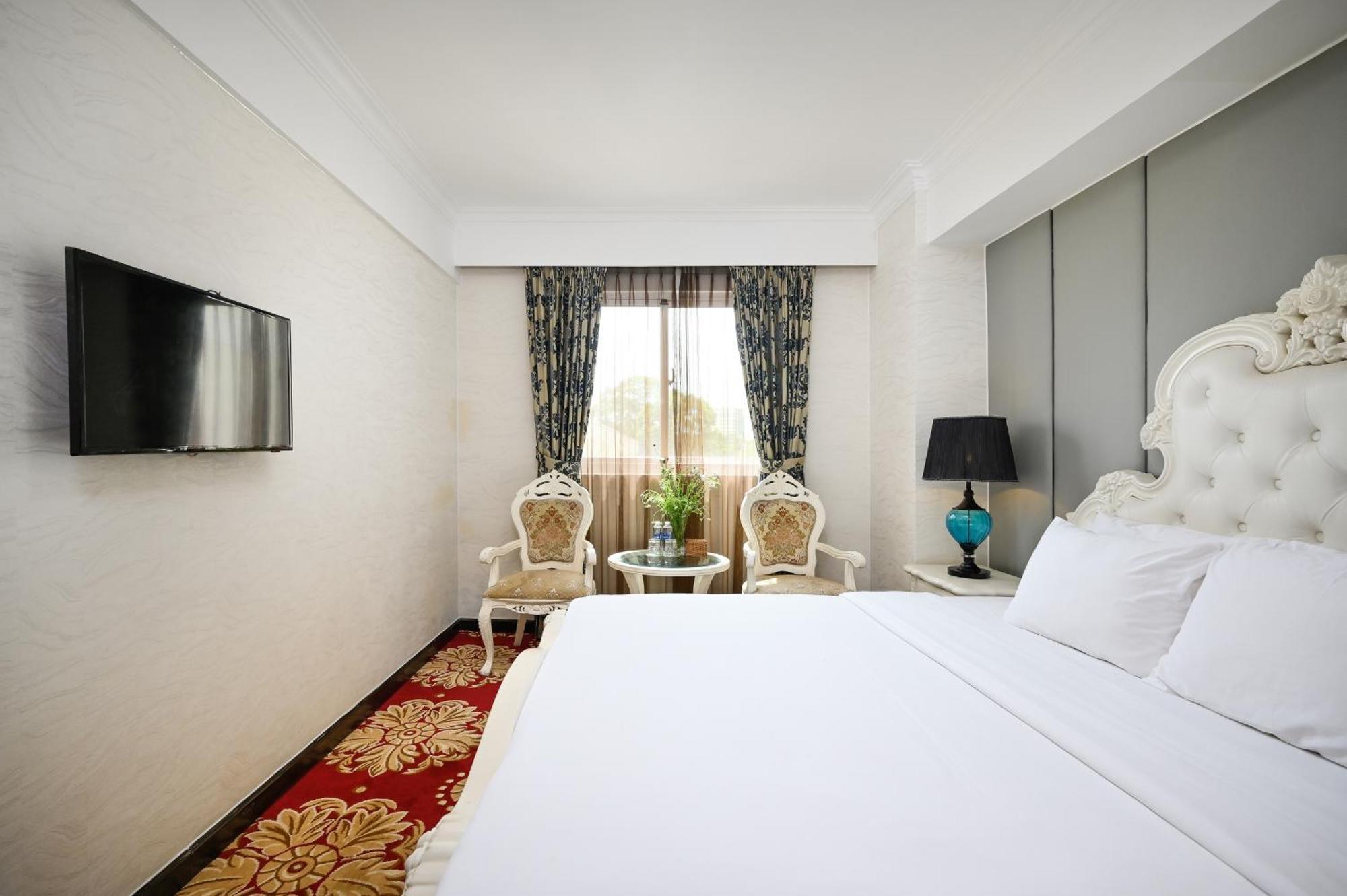 California Saigon Hotel & Rooftop Pool Хошимин Экстерьер фото