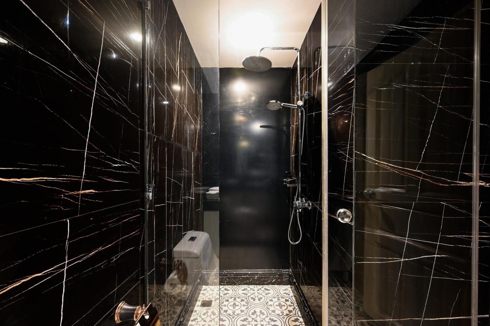 California Saigon Hotel & Rooftop Pool Хошимин Номер фото