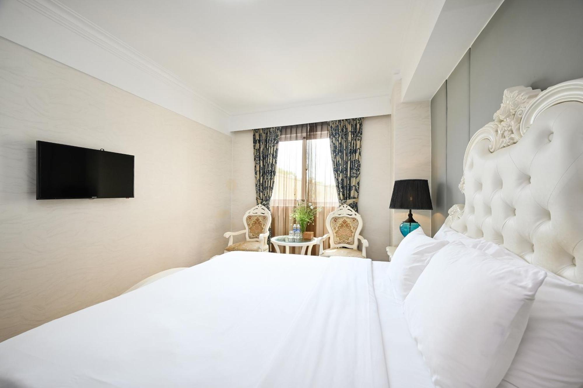 California Saigon Hotel & Rooftop Pool Хошимин Экстерьер фото