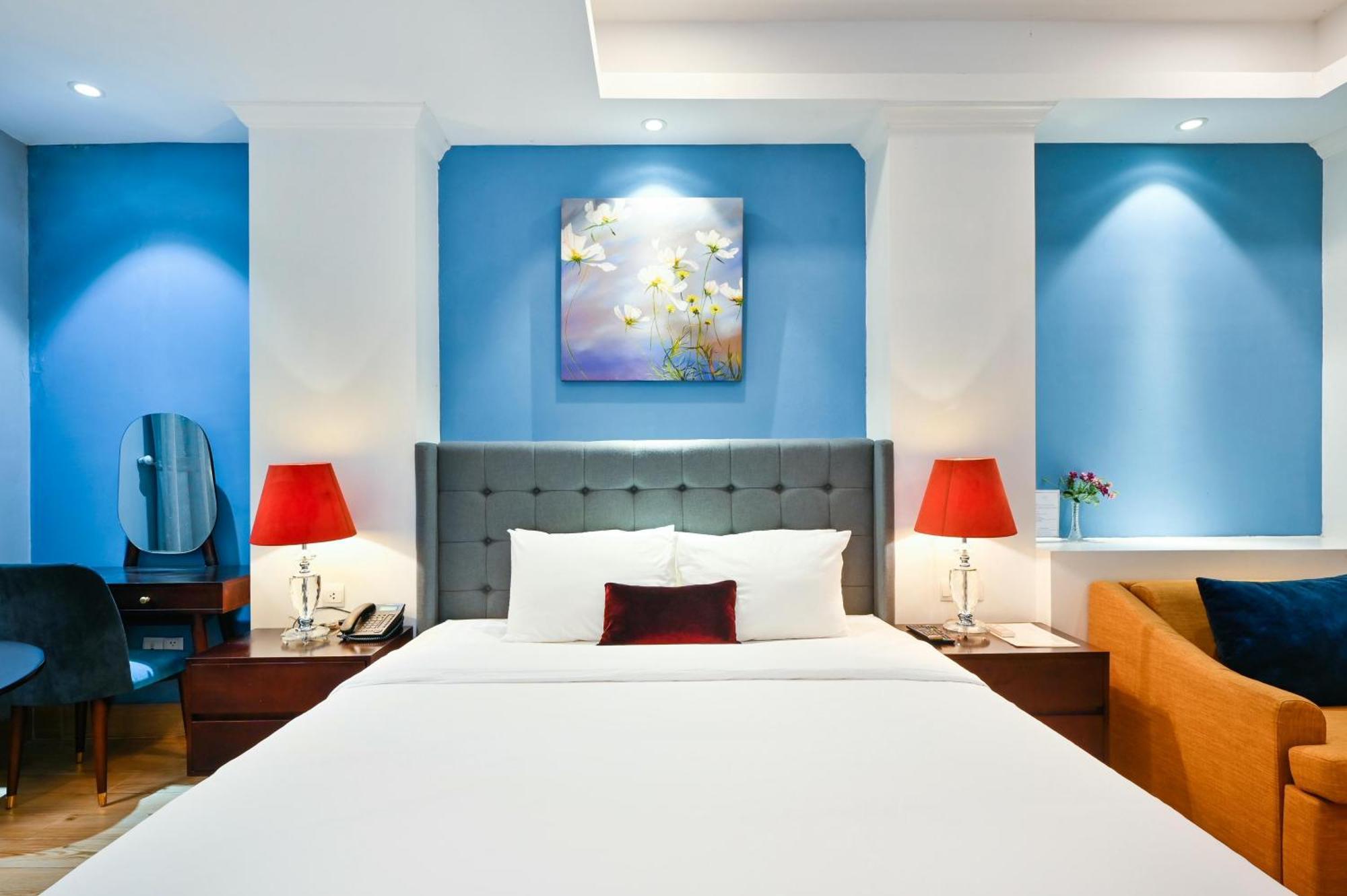 California Saigon Hotel & Rooftop Pool Хошимин Экстерьер фото